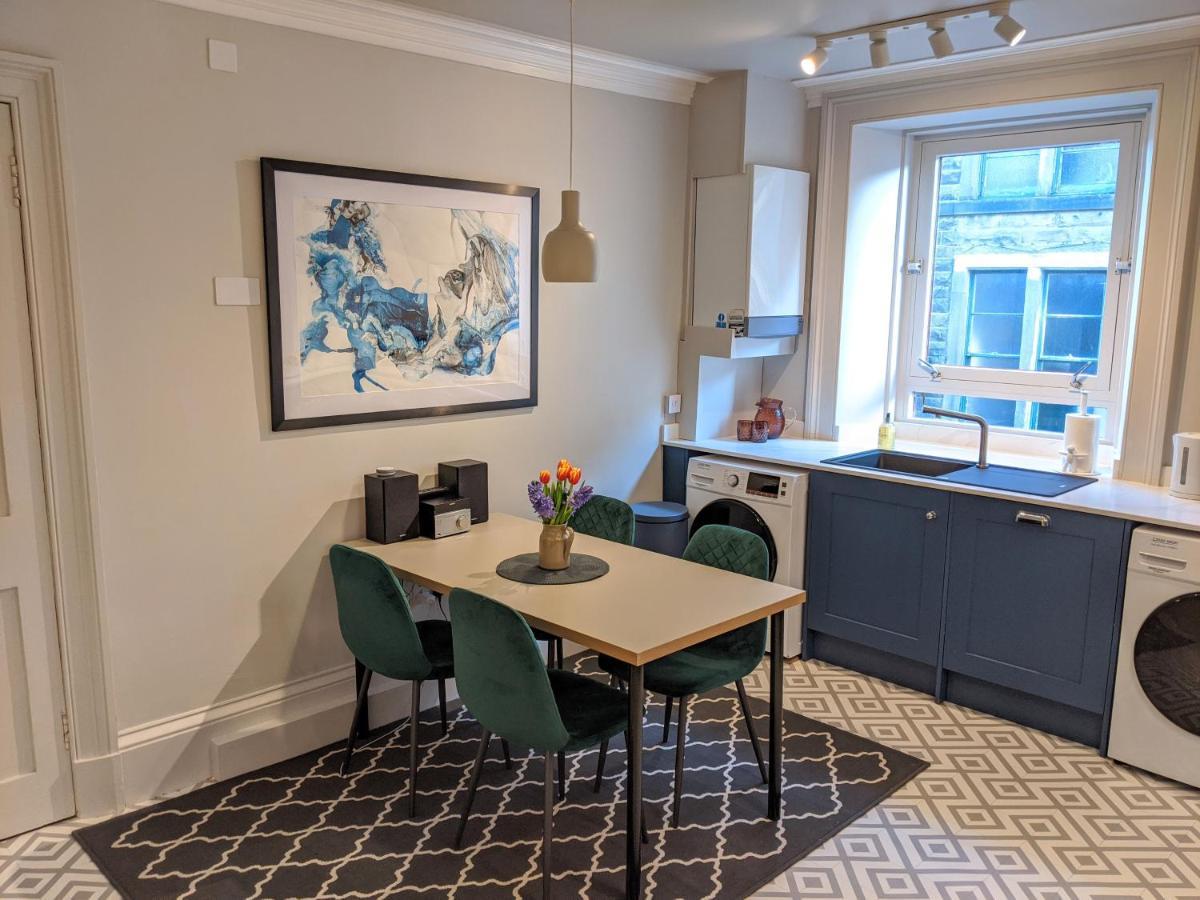 Central Hawick Spacious Stylish Flat With Log Burner المظهر الخارجي الصورة